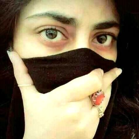 چہروں کو بے نقاب کرنے میں 
اے برے وقت تیرا --سو بار شکریہ 🖤✌