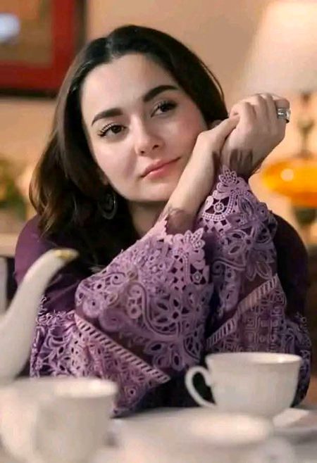 کیوں نہیں محسوس ہوتی انہیں میری تکلیف..
جو کہتے تھے تمہیں ہم اچھے سے جانتے ہیں💔Unzii🥀