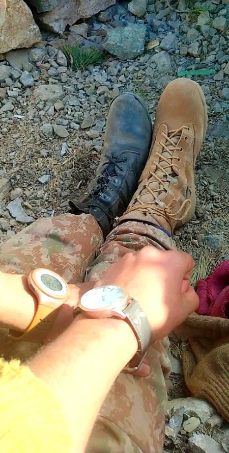 یہاں دمادم پر جس کو 😹دیکھو اسی کا دل ٹوٹا ہے😿 جنہوں نے دل توڑے ہیں وہ...
کدھر... ▼ ہیں😾🔪
    ☜♡☞🖤𝐓𝐄𝐑𝐀 𝐅𝐔𝐉𝐈🖤☜♡☞