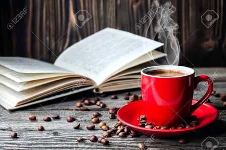 رات کے گہرے سنّاٹے میں مَستی سے بھرپور
میرے ساتھ ہی جاگ رہے ہیں کافی اور کتاب