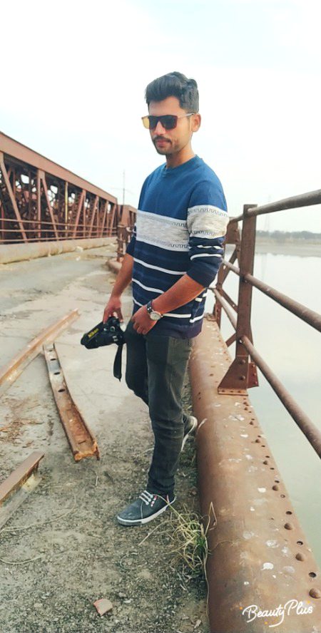 بس!! میں ٹھیک ہوں۔
اسکے علاوہ میں اور کیا کہہ سکتا ہوں ؟