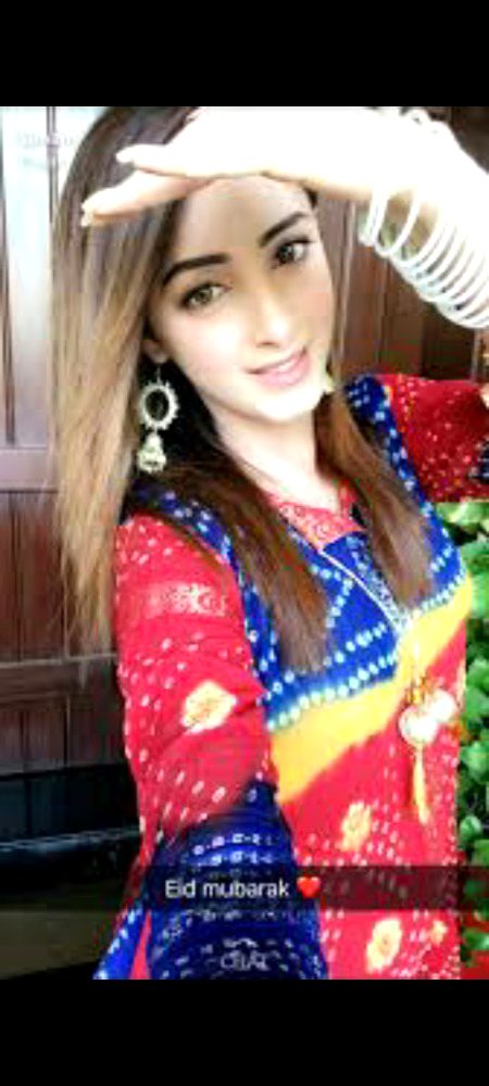 .....Sanam chudhry....😍😍