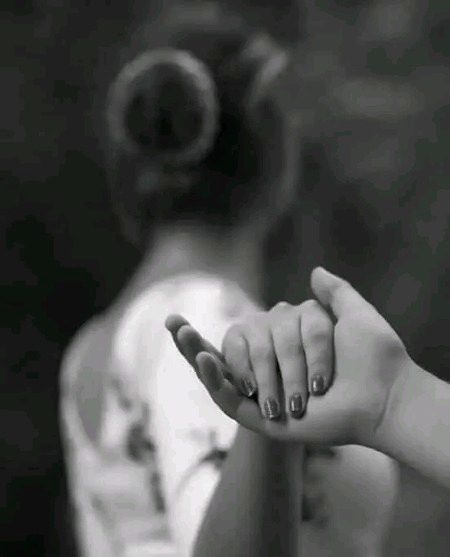 کُچھ وہ بھی اب مزِید__مسیحا نہیں رہا۔۔۔🥀
کُچھ یُوں ہُوا کہ ہم بھی __اِشارہ سمجھ گئے🍁!