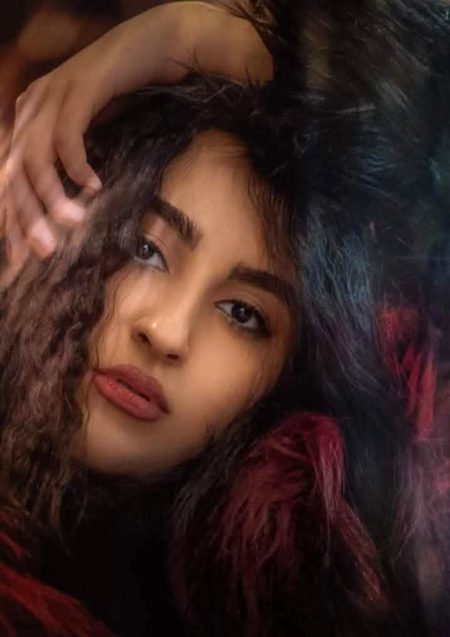 کچھ نفرت کی نظر ہوا میرا یہ وجود.
باقی جو بچ گیا تھا محبت میں مر گیا۔💔Unzii🥀