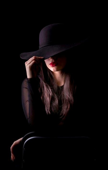 * *محبت مرضی سے نہیں ہوتی* *یہ نصیب میں لکھی ہوتی ہے* *کسی کے لئے رزق کی طرح* *تو کسی کے لئے روگ کی طرح*
A💖K