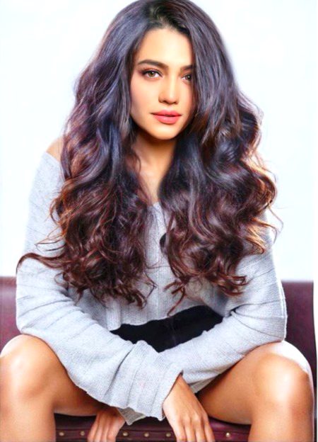 ai ishq na chheid aa aa ke
hamein
ham bhuule huoon ko
yaad na kar
pahale hii bahut naashad
hain ham
tuu aur hamein naashaad
na kar
qismat kaa sitam hii kam
nahiin kuchh
ye taazaa sitam ijaad na
kar
yuuN zulm na kar bedaad
na kar