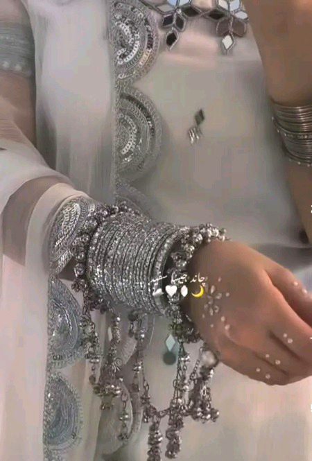 Dd p Jo mere taya ,chachu ,phupho aur khala k bete Mera fuzool MN Sr khate ho na wo  khaya jhahlo 😤