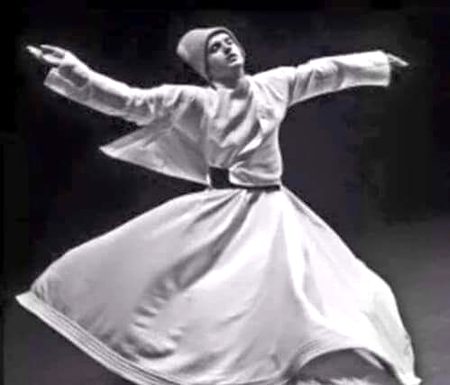 ﺍﯾﮏ ﻣﺪﺕ ﺳﮯ ﺗﺠﮭﮯ ﻭﺭﺩ ﻣﯿﮟ ﺭﮐﮭﺎ ﺟﺲ ﻧﮯ،
ﻭﮦ ﻣﺤﺒﺖ ﻣﯿں ﻗﻠﻨﺪﺭ ﺑﮭﯽ ﺗﻮ ﮨﻮ ﺳﮑﺘﺎ ﮨﮯ،
ﺗﯿﺮﮮ ﮐﻮﭼﮯ ﻣﯿﮟ ﺟﻮ ﺁﯾﺎ ﮨﮯ ﻏﻼﻣﻮﮞ ﮐﯽ ﻃﺮﺡ،
ﺍﭘﻨﯽ ﺑﺴﺘﯽ ﮐﺎ سکندر ﺑﮭﯽ ﺗﻮ ﮨﻮ