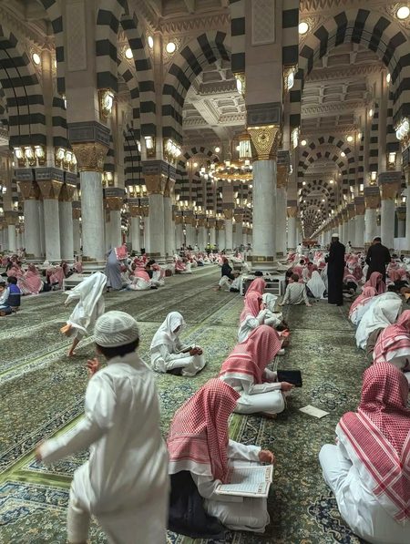 It feels like both a mosque and a home"
Masjid an nabawi!!🥹