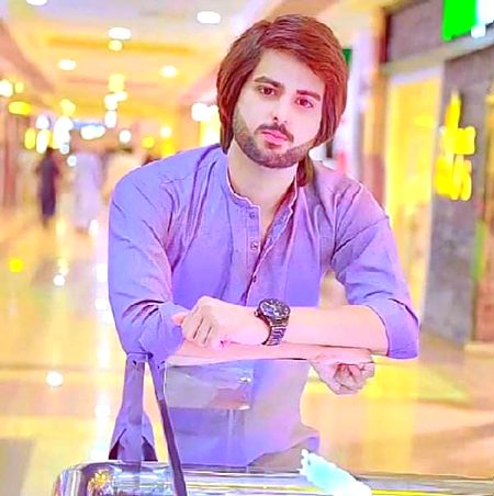 درخت نہیں ہوں۔۔جو کاٹ کر چلے جاؤ گے🤨
سید زادہ ہوں🔥
گرانے میں تمہاری نسلیں مٹ جائے گی 😎✨
شاہ