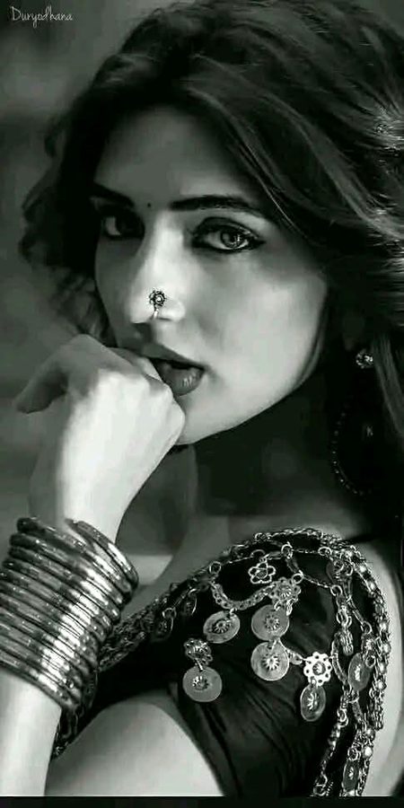 گُفتگُو نہ ہونے سے۔۔۔
کیا یقین ہے تُم کو۔۔۔
آرزُو نہیں ہو گی۔؟
جُستَجُو نہیں ہو گی۔💔Unzii🥀