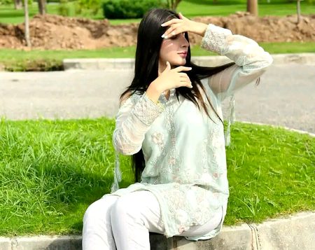 Beautiful People image