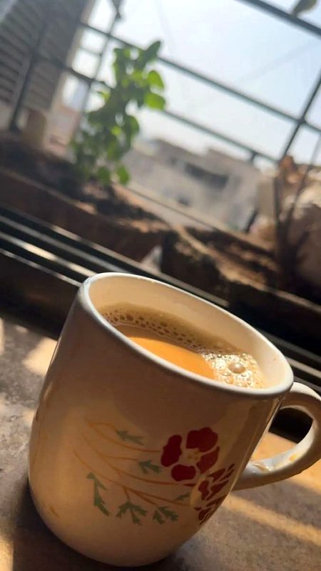 بعض دفعہ انسان کا ایک جُملہ پورے جسم میں جان ڈال دیتا ہے ❤️
۔ جیسے" چائے" بنی ہے پی کے جائیے گا☕❤️🥰