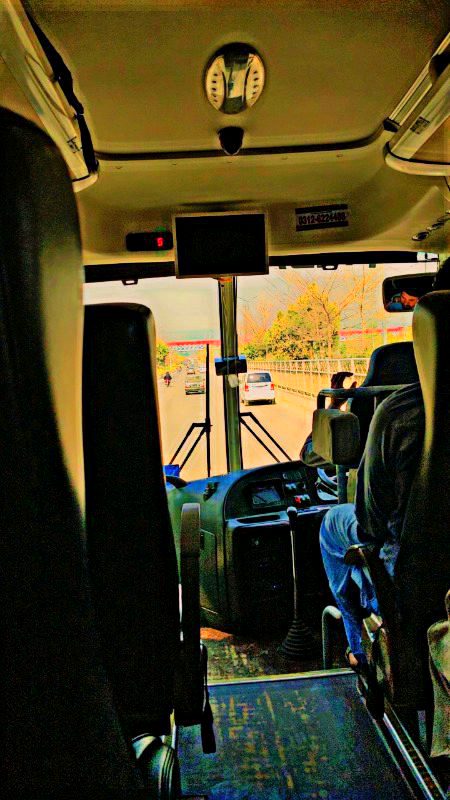 اک بار پھر سے رنگ اڑیں گے رقیبوں کے 🙂🖤 ہم لوٹ آے ہیں محفل میں دوبارہ😍🌚 -