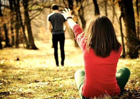 ،مانگنے سے ہی مل جائے
معاف کیجیئے صاحب یے محبت ہے خیرات نہیں