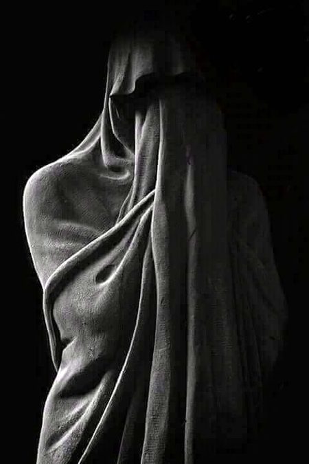 کہنے لگی ھے اب تو... تنہائی مجھ سے
مجھ سے ھی کر لو محبت ... میں تو بیوفا نہیں🔥 Mahii 💔