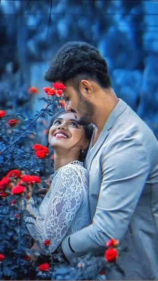 پھول پہ کیا گزری کون جانے ۔
تتلیوں جیسی محبت رکھتے ہم لوگ❤️❤️❤️