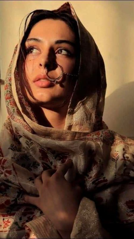 وقت کا خاص ہونا ضروری نہیں ہوتا🥀
خاص کے لیے وقت ہونا ضروری ہوتا ہے۰🔥 Mahii 💔