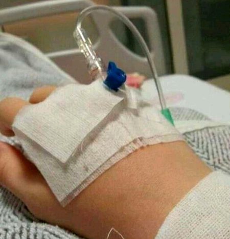 علاج اٌس کا تیری محبت ہے اور وہ لڑکی۔۔
فضول دوڑتی پھر رہی ہے ہسپتالوں میں۔۔
For my lifeline💓