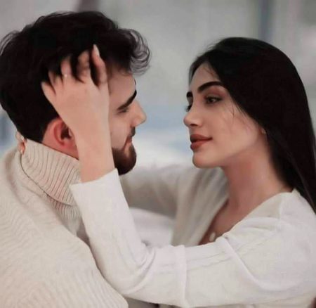 تیری خوشبو سے سجا ہے یہ میرا شہر محبت 
میری شاعری میں جو مہک اٹھتا ہے وہ لہجہ تم ھو🔥 Mahii 💔