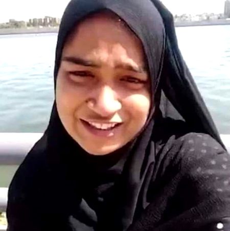 ہم نے کیسے کیا تمہیں رخصت
یہ بڑے حوصلے کی باتیں ہیں 🥀