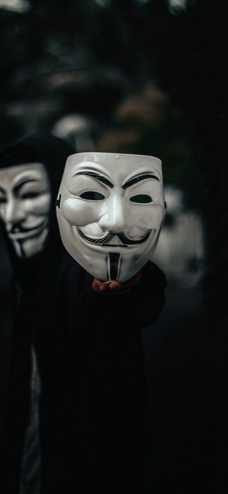 Cheroo ky peechy chupy asy Chery 
Jo dikhany ma kuch asal ma kuch hoty