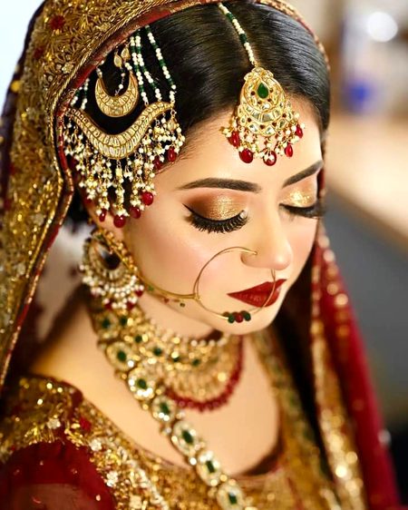 وہ کہتے ہیں ❤️🙈❤️
بہت ہی شرارتی ہے تیری یہ آوارہ نتھلی
زیور کا بہانا بنا کر تیرے ہونٹوں کے پاس رہتی ہے
ZALIM❤️🙈❤️