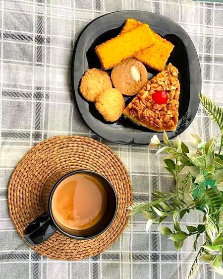 میں ملا دوں چاۓ میں عشق تھوڑا سا
تم پی کر صنم میرے ہو جاؤ😊