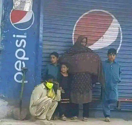 اگر آپکا پڑوسی دیوبندی، بریلوی، اہلحدیث یا اہل تشیع  ہے تو اُسکا حساب وہ خود دے گالیکن اگر وہ بھوکا مر گیا تو حساب آپکو دینا پڑے گا