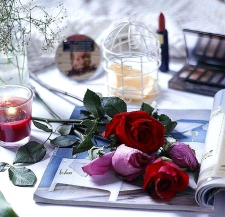 📝📝📝
🍁🍁🍁
 ہر ناجائز تعلق حرام ہے، خواہ تم رات میں قیام و سجود میں شریک ہو، خواہ وہ تمہیں فجر کی نماز کے لیے بیدار کرے، جو تم سے محبت کرتا ہے وہ تم پر بھڑکتی ہوئی آگ کے عذاب سے ڈرتا ہے، تمہیں عزیز رکھنے کی کوشش کرتا ہے اور میلا نہیں کرتا۔ آپ، ایک ایسا رشتہ جس کا آغاز اللہ تعالیٰ کو راضی نہیں کرتا، یقیناً وہ انجام کار اس کے مالک کو بھی خوش  نہیں کرے گا۔