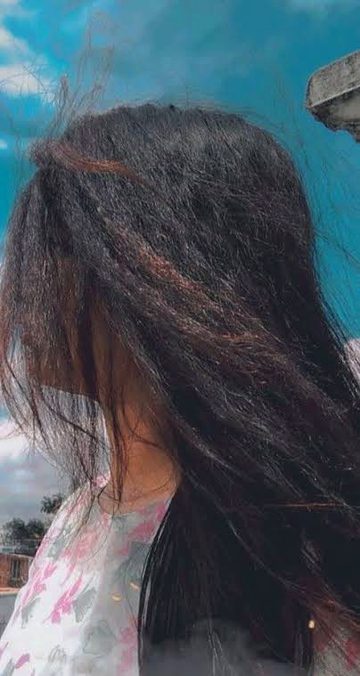 Us ny pocha kya krti ho
Mn uski ankhn mn ankhn dal ky bola
Welli teno koi msla