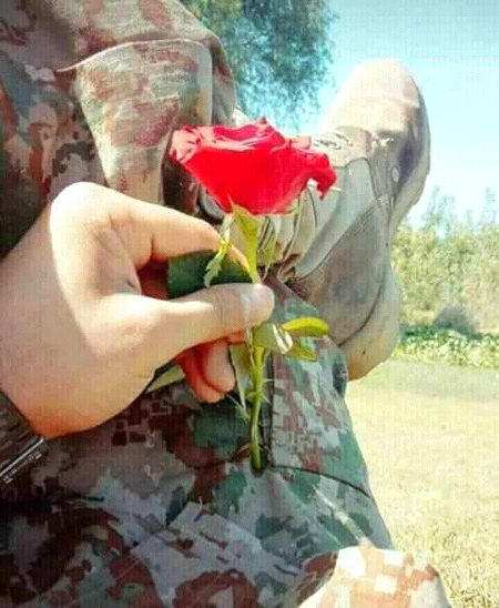 Zindagi gulab jesi hy Kb bikhar jye pta nhi hota🔥💯
Srk💞