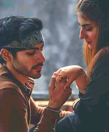 جو بھی دیکھےحسد سے جل جائے 🥀 اپنے پہلو میں یوں بٹھا مجھ کو.m1🙈🥀 - -✦