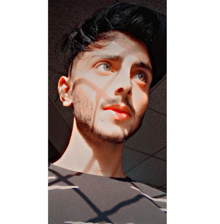 مجھ سے جو نظرین چڑانے لگے ہو 🙄🙄لگتا کوئی  دوسرا  پٹانے  لگی  ہو