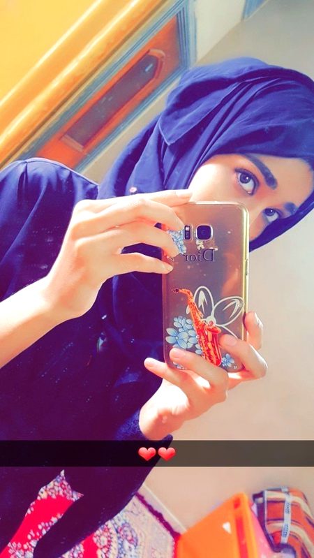 "-🙃🥀
خوابوں کا گلہ جائز ہے لیکن 
میں نیندیں ڈھونڈ کے لاؤں کہاں سے.