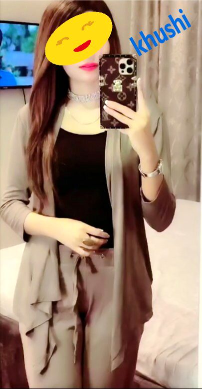 مسکراتے ہوئے چہرے 
 چھپاتے ہیں راز گہرے💔🔥🥀
💔😖