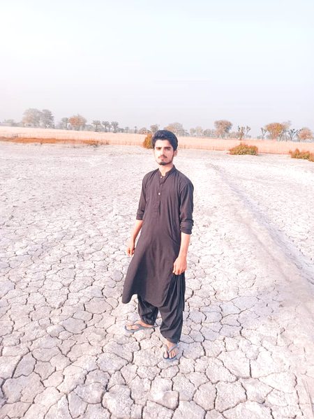 میرا اپنا معیار ہے صاحب ۔ تم حسین ہو تو بھاڑ میں جاو۔