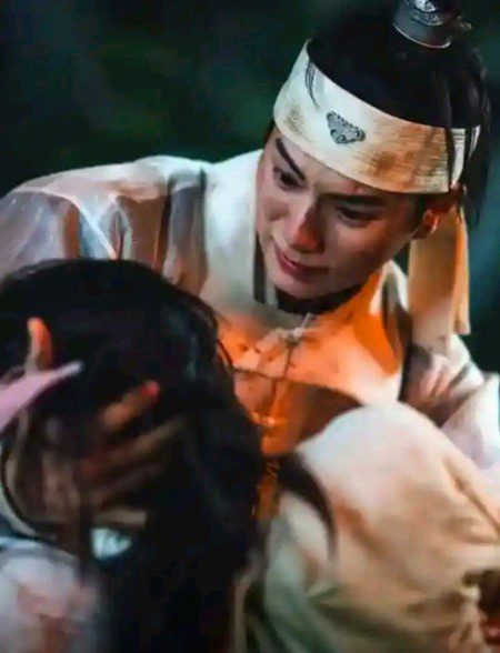 محبت کے دعویدار تو بہت ملیں گے لیکن ، کوئی ایسا چنو جس کی آنکھیں تمھیں کھونے کے ڈر سے نم ہو جائیں 🤎🍁