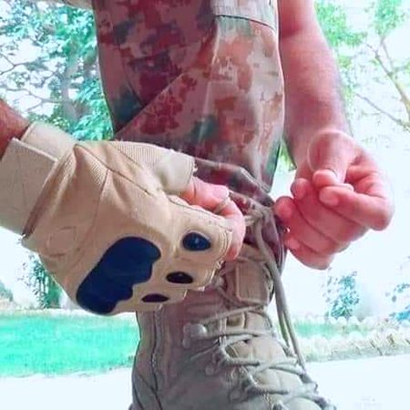 بڑی مشکل سے  پسند آیا تھا  ایک شخص 
اور پھر وہ بھی ہمارا نہ تھا
😖💔fouji