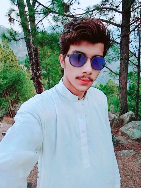 خود کو اچھا دکھانے کے لئے
کچھ لوگ میری برائی کرتے ہیں