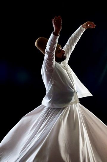 میں اک صدمہ ہوں کسی باضبط آنکھ کا🙂🌚
مجھ میں جھانکنے والے مر جایا کرتے ہیں_🖤🔥🥀