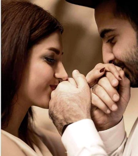 تمنا ہے میرے من کی ہر پل ساتھ تمہارا ہو
جتنی بھی چلیں سانسین میری ہر سانس پے نام تمہارا ہو-