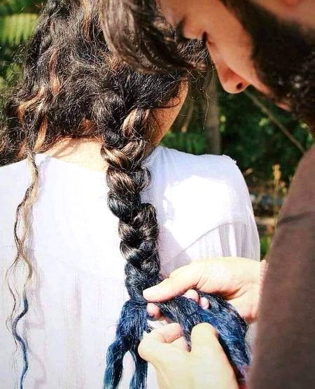 آج پھر اسے کام سے تاخیر ہوگئی
میں نے بار بار کہا میری زلف سنوار کے جا