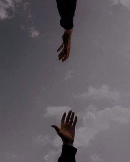 چلو اچھا ہوا ختم ہوا تماشہ۔۔۔۔
ہم دونوں پہ بوجھ تھی محبت۔۔۔۔ 
❤