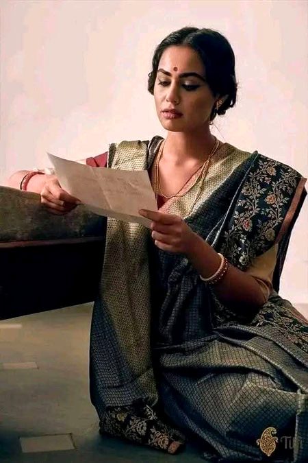 اس کے لفظوں کی کرامات بتاوں تم کو..
دل پہ لگتے تھے تو آنکھوں سے نکل آتے تھے💔Unzii🥀