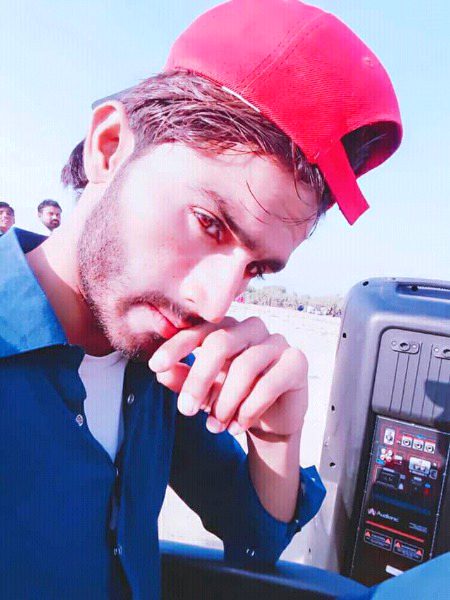 تجھ چاھوں میں انداز بدل بدل کے💯✌
میری زندگی کا اکلوتا عشق ھو تم 😊😊❤
💋💋💋