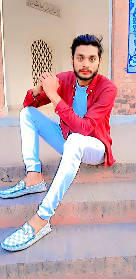 ہماری بھی سنبھل جاۓ گی حالت
وہ پہلے اپنی زلفیں تو سنبھالیں