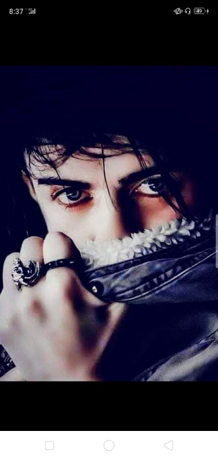 پلکوں پہ رکھوں یا آنکھوں میں بساؤں تم کو 💞💞💞
اے جان  میں کس طرح نبھاؤں تم کو. . .  .  💕💕💞💞
خوشیاں قربان کروں یا جان تمہیں پیش کروں 💞💞💞
تو بتا کیسے میری جان میں چاہوں تم کو . .  💞💞💞💕
تم میرے دل میں دھڑکتے ہو دھڑکنوں کی طرح 💞💞💞
دل سے اک پل کے لئے بھی نہ ہٹاؤں تم کو.   💞💕💞💞
آخری سانس تک قائم ہو محبت تم سے. 
ہے دعا رب سے کبھی بھی نہ بھلاؤں تم کو🔥 Mahii 💔