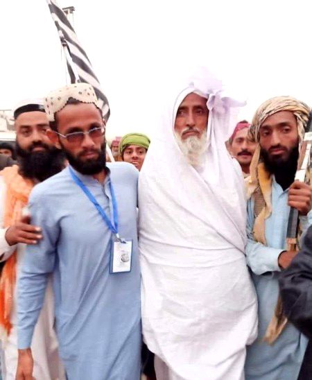 کفن کے ساتھ اسلام اباد جارہا ہے عمران خان کا جلسہ ناکام کرنے کے لئے😜😜