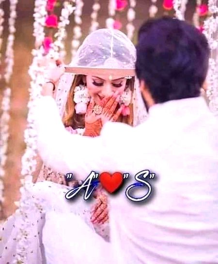 تم نہ محرم , نہ میری دوست, نہ دکھ کی ساتھی
ہائے کس حق سے ____میرا تم سے گِلہ رہتا ہے___؟
A.S